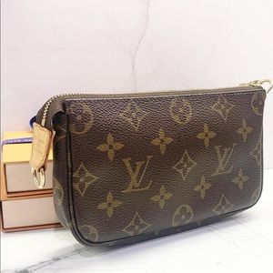 Louis Vuitton Pochette
